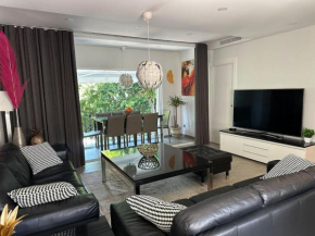 Casa Frida Puerto Banús and Private Parking RDR337 Marbella